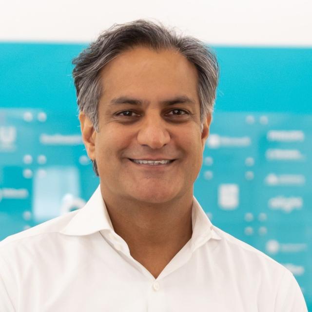 949: Achieving a Learning Mind-Set | Davinder Athwal, CFO, Phenom - podcast episode cover