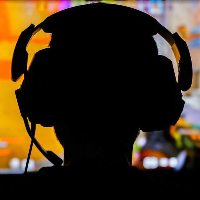 Tech Critic Nicholas Carr On Why Social Media Hurts More Than It Helps - podcast episode cover