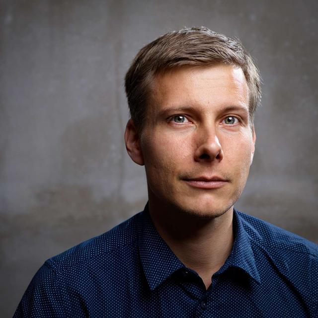 Season 3 - 015 - Time Based Separation at Amsterdam - Sebastiaan de Stigter - LVNL - podcast episode cover