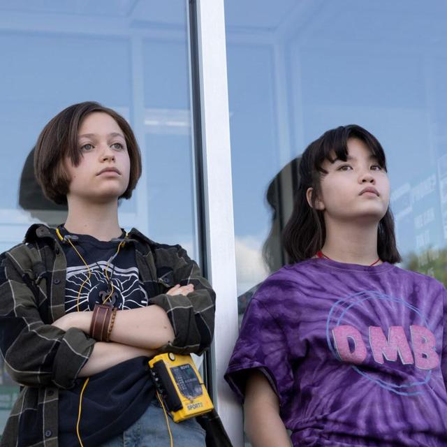 Episode 735: Paper Girls - S1E2 & S1E3 - podcast episode cover