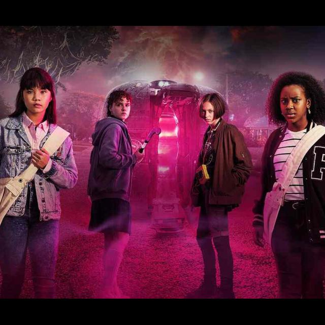 Episode 732: Paper Girls - S1E1 - Growing Pains - podcast episode cover