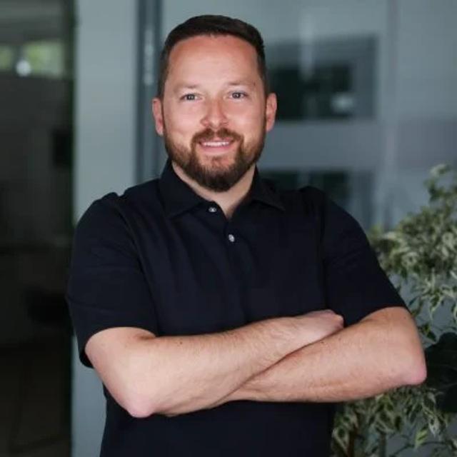 How Ecommerce Brands Are Finding Customers During A Tempest Of Headwinds - podcast episode cover