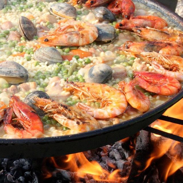 Paella On Point (feat. Alex Talbot) - podcast episode cover