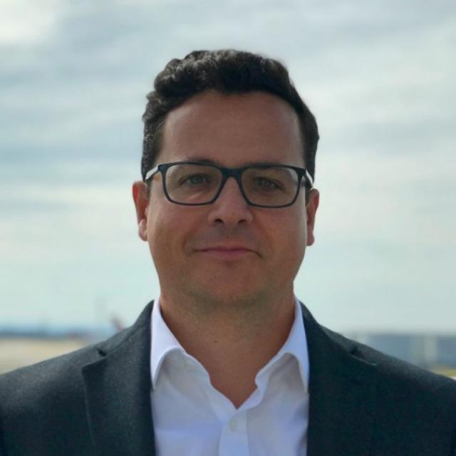 883: The Confidence That Only Experience Brings | Javier Echave, CFO, Heathrow - podcast episode cover