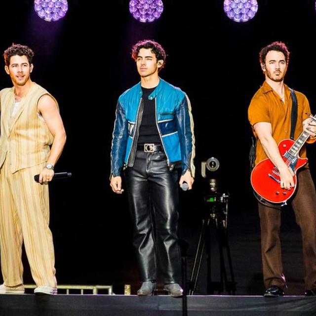 Kevin Jonas explained what really happened with the band of Jonas brothers break up 20th anniversary - podcast episode cover