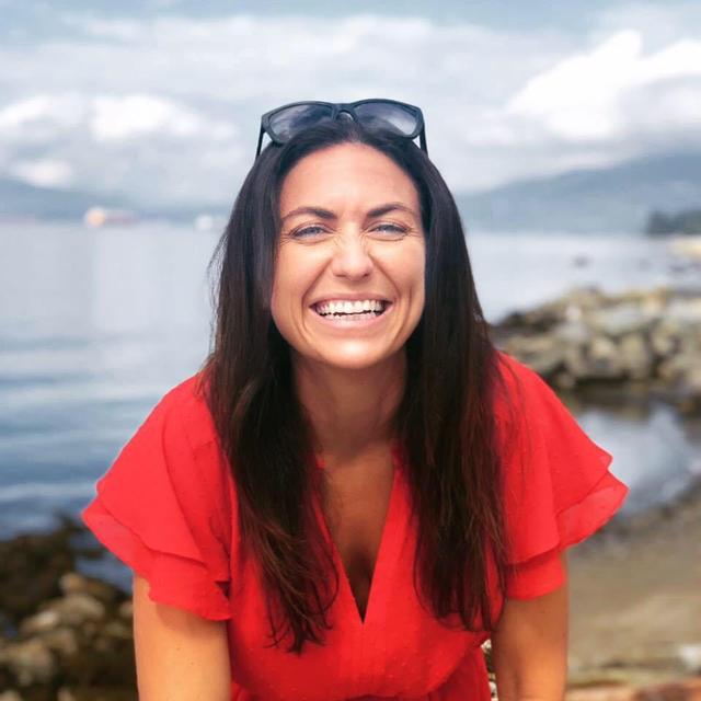 Social Entrepreneurship: How to create Personal Freedom and Global Impact while focusing on Sustainable Change (with Samantha H. Flatman) - podcast episode cover