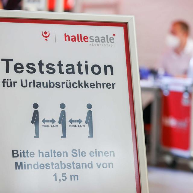 Testpflicht für Reiserückkehrer, Impfrisiko-Patienten, Bundeswehr im Weltraum - podcast episode cover