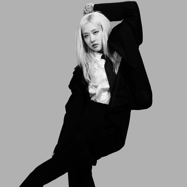 K-Pop Trained Rosé to Be ‘a Perfect Girl.’ Now She’s Trying to Be Herself. - podcast episode cover