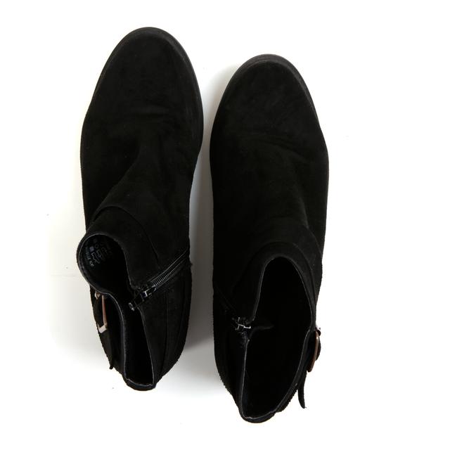 Taban – A Mile in My Shoes - podcast episode cover