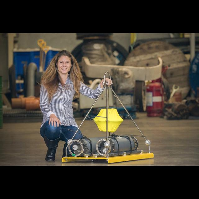 Blue Whale Research w/Dr Kim Goetz - podcast episode cover