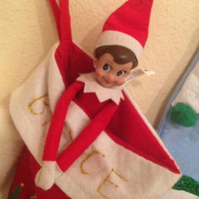 SD Moms: S2E10 - The Elf on The Shelf - podcast episode cover