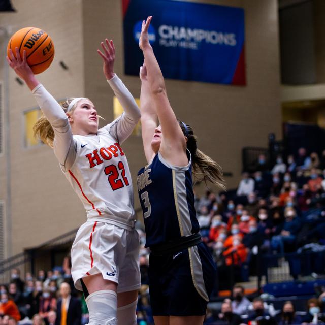 LISTEN: Hope's 61 game win streak snapped by No. 4 Trine - podcast episode cover