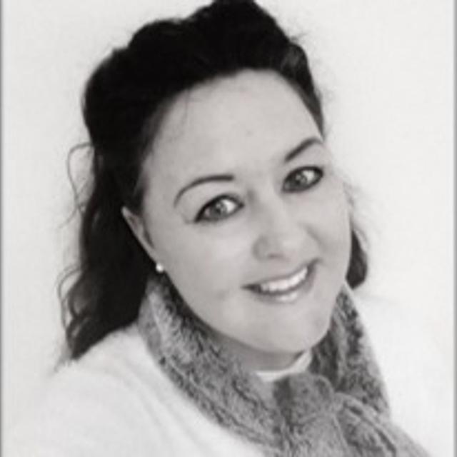 Pay It Forward with Claire Dallas - podcast episode cover