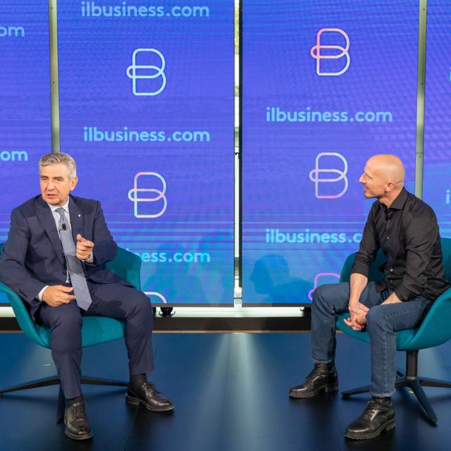 4 chiacchiere live con Andrea Pontremoli (Amministratore Delegato e Direttore Generale di Dallara Automobili) - podcast episode cover