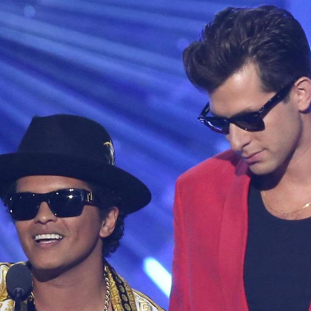 Uptown Funk – Mark Ronson feat. Bruno Mars - podcast episode cover