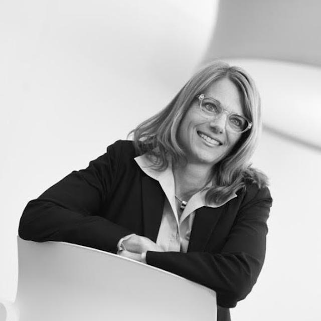 Aggressive Listening, time blocking and helping others with Amy Connor, CEO of CMO-OnLoan - podcast episode cover