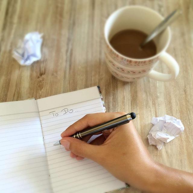 3-Minute Meditation Lesson: Start A Gratitude Journal Today! - podcast episode cover