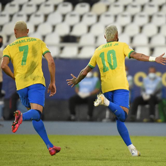 6ª Estrela #63 - Como funciona o quarteto ofensivo da Seleção e qual é o "suco" da fase de grupos da Copa América - podcast episode cover