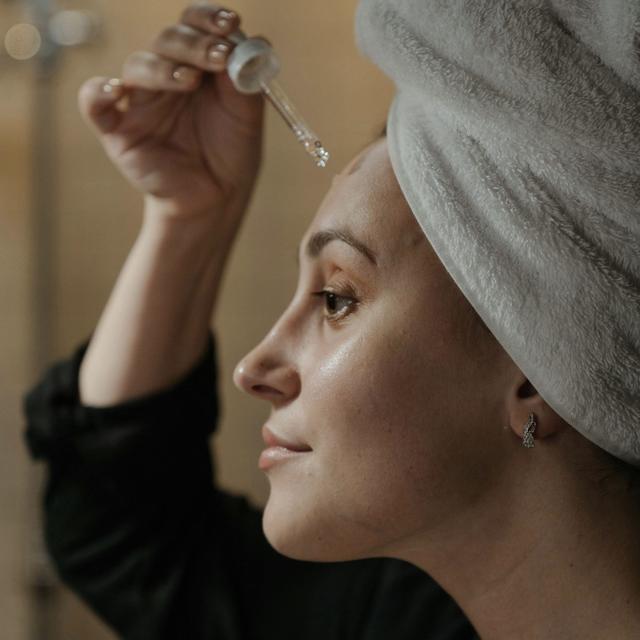 630: Why You Should Be Using Antioxidants in Skincare - podcast episode cover