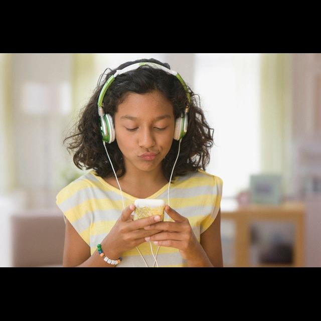 Computers Predict Pop Chart Success - podcast episode cover