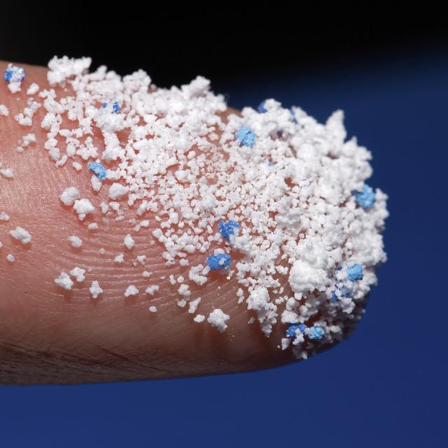 696: Why Microplastics Are Sabotaging Your Skincare Goals - podcast episode cover