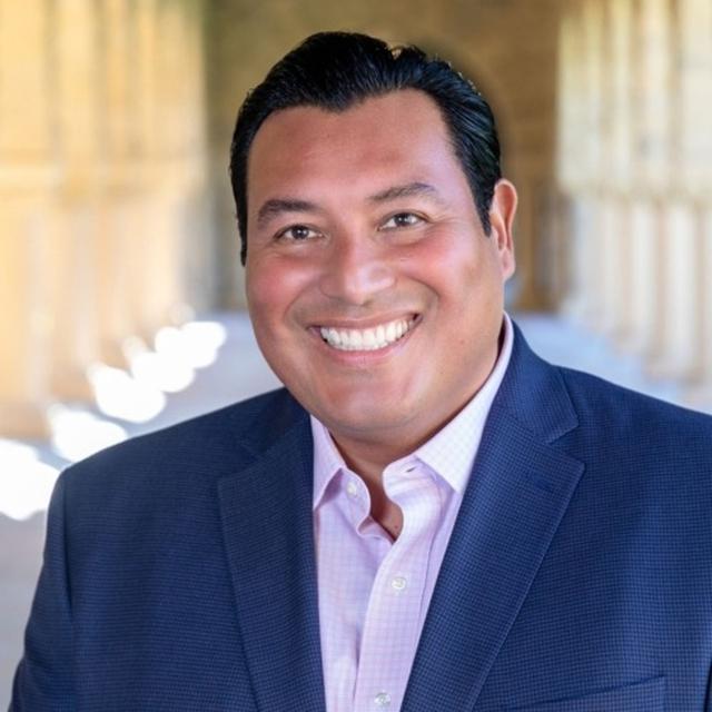 Alberto B. Mendoza, Managing Director John S. Knight Journalism Fellowship - podcast episode cover