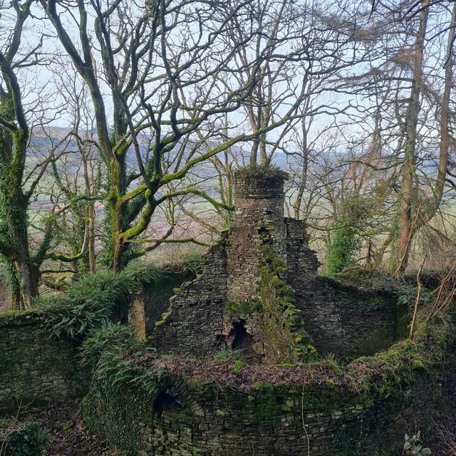 285. A quest to find a mysterious ruined tower on a forgotten hill in the Bannau - podcast episode cover