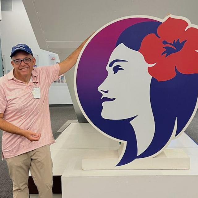 240 -  Chris Sloan: In depth on Hawaiian Airlines - podcast episode cover