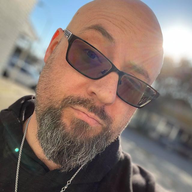 Joe, a full time Single Dad to 3 Girls - podcast episode cover