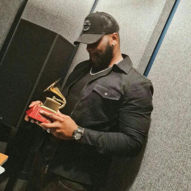 Artiste Hangout session with Atueyii - podcast episode cover