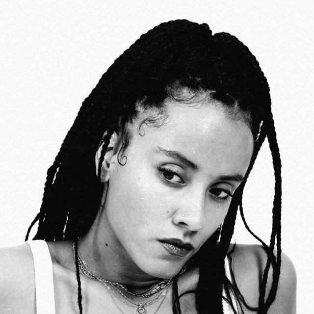 Rencontre avec la chanteuse Lotti - podcast episode cover