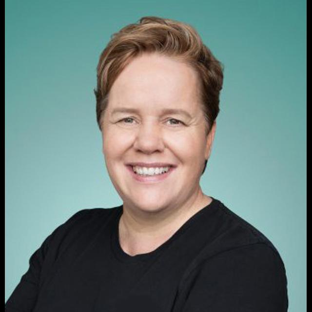 Becoming an Empowering Leader with Frances Frei - podcast episode cover