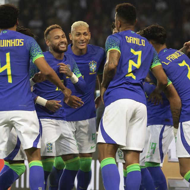 6ª Estrela #90 - Ajustes, disputas, novidades... Agora é Copa! A euforia é justificada? - podcast episode cover