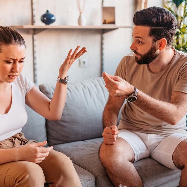 15 Red Flags in a Relationship That You Should Pay Attention to, According to Experts - podcast episode cover