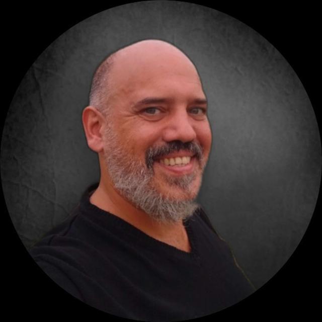 Entre Magia y Mercado: Un Viaje con Juan Lanteri - podcast episode cover