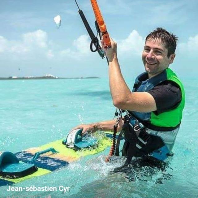 #9 - Jean-Sébastien Cyr - École de Kitesurf, KiteReady à Laval-Ouest - podcast episode cover
