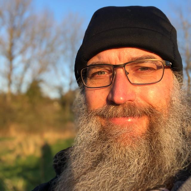 402: A Curious Conversation About AI with Julian Stodd - podcast episode cover