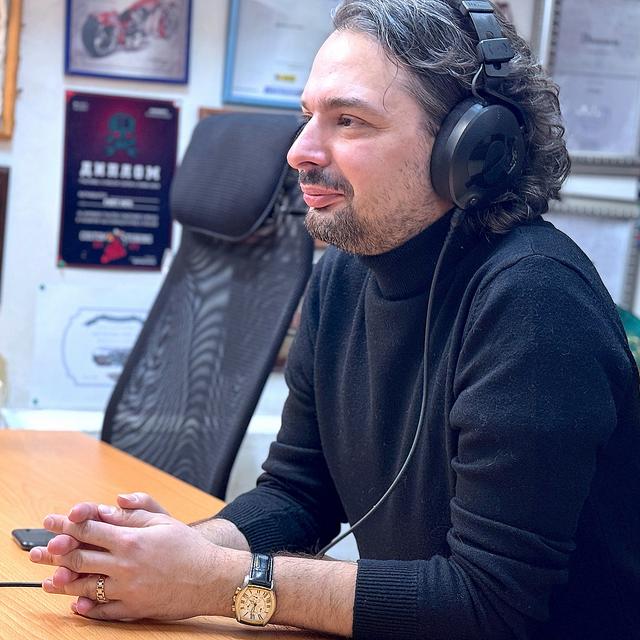 Музыкант, гитарист, руководитель "Stankov Jazz Band" Алексей Станков на MOTORADIO. - podcast episode cover