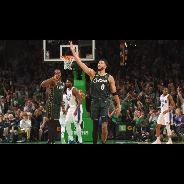 661: Celtics Pay Respects to Russell, Disrespects to SIxers - podcast episode cover