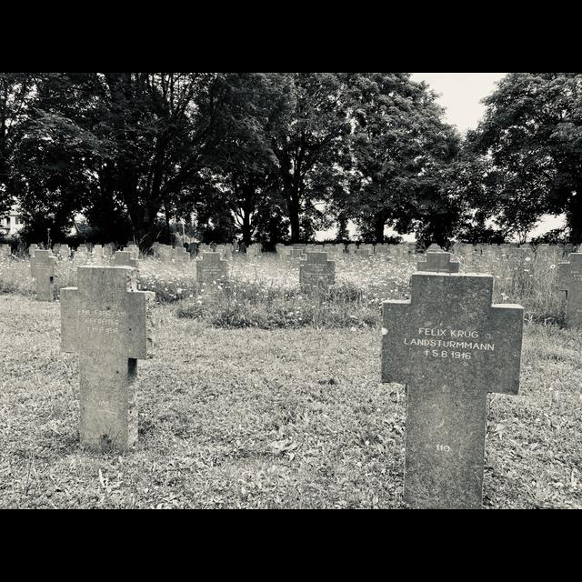 Liny-devant-Dun - Thoughts on a German Cemetery - podcast episode cover