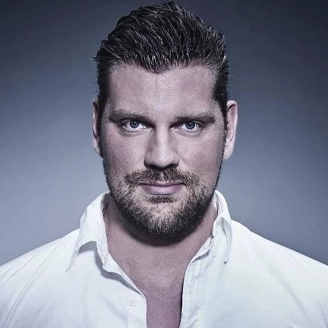 Ep #112 - 7ft 2 Giant from Netherlands to Hollywood - Olivier Richter - podcast episode cover