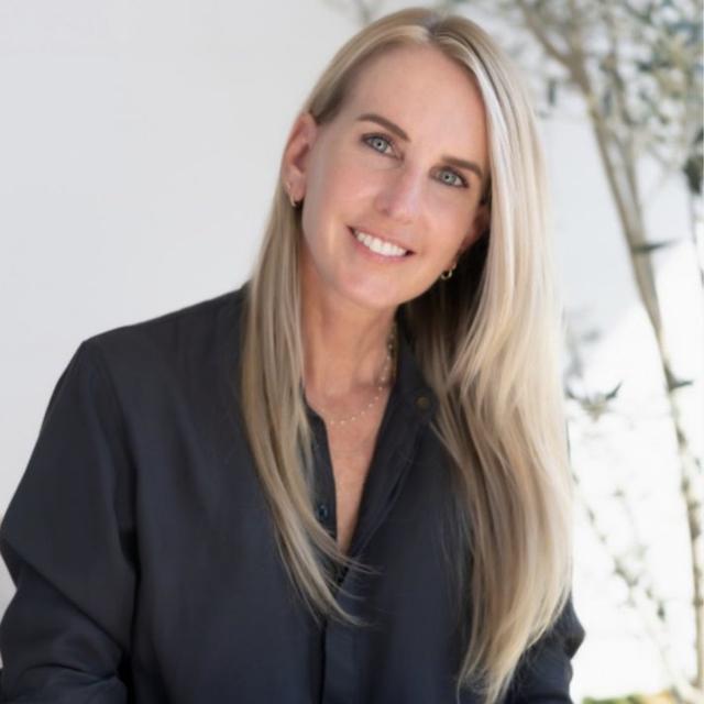 695: Functional vs. Traditional Medicine: Why It Matters with Dr. Cambria Judd - podcast episode cover