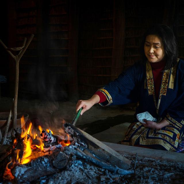 72: Preserving the endangered Ainu language w/ Mara Budgen - podcast episode cover