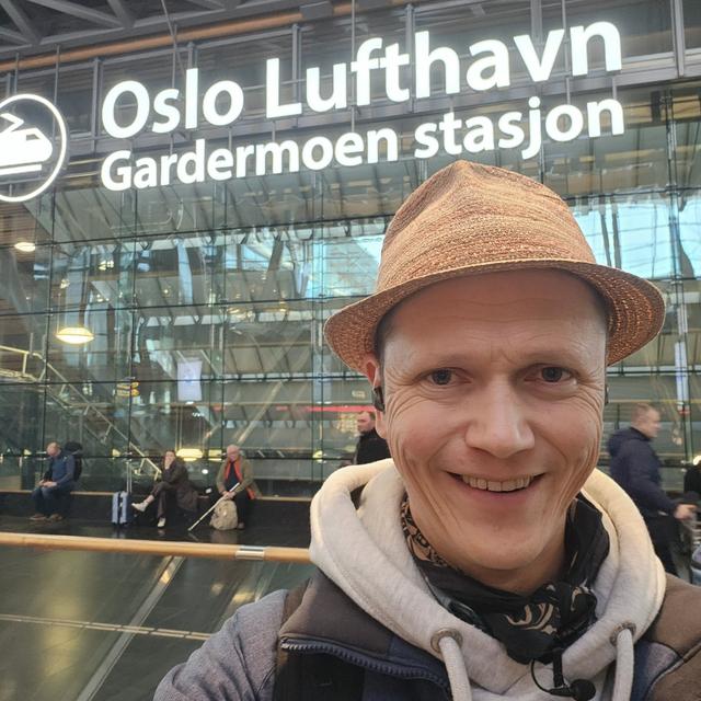 På farten om kunstig intelligens og markedsføring - podcast episode cover