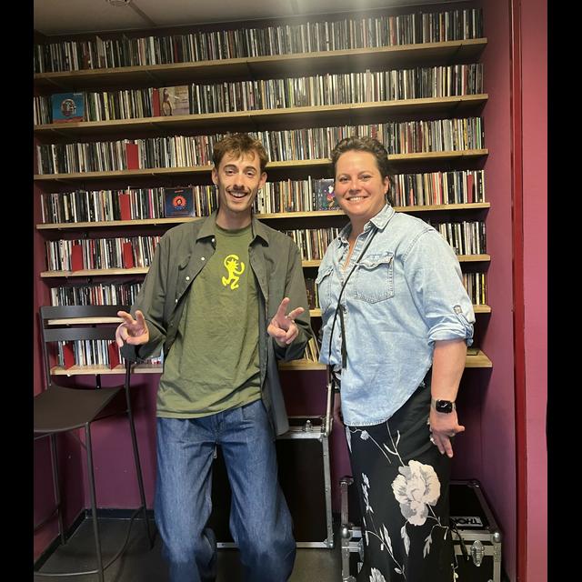 Rencontre avec Emmanuelle Lenoir, coach vocal - podcast episode cover