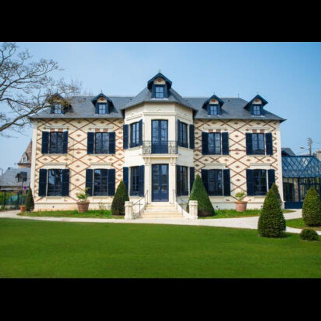 La villa du temps retrouvé à Cabourg - podcast episode cover