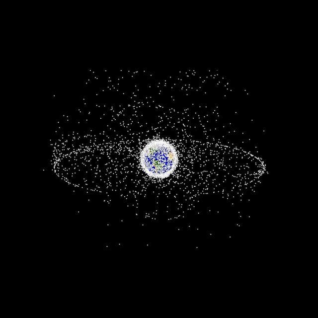 01x10 Basura Espacial - podcast episode cover