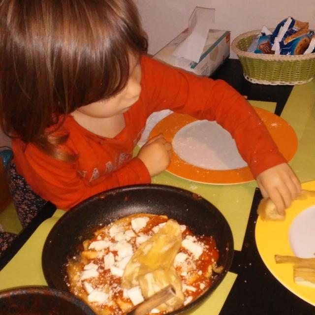 Especial encierro: Cucinando con Amy, berenjenas a la parmesana - podcast episode cover