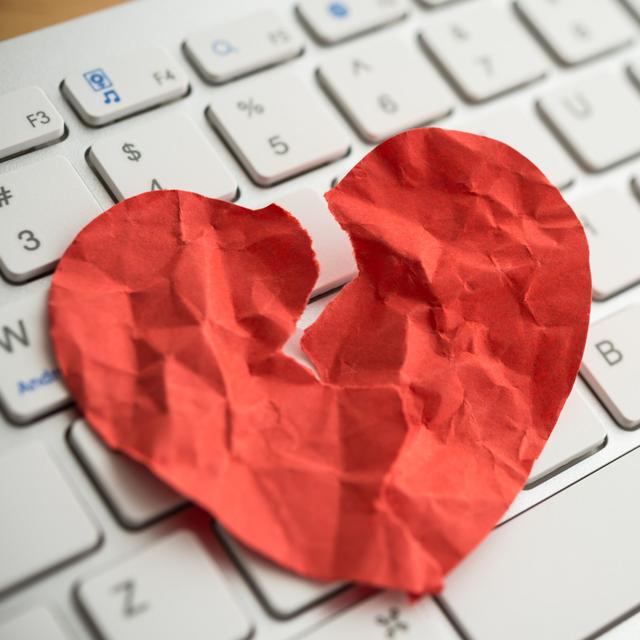 Turning the tables on online romance scammers - podcast episode cover