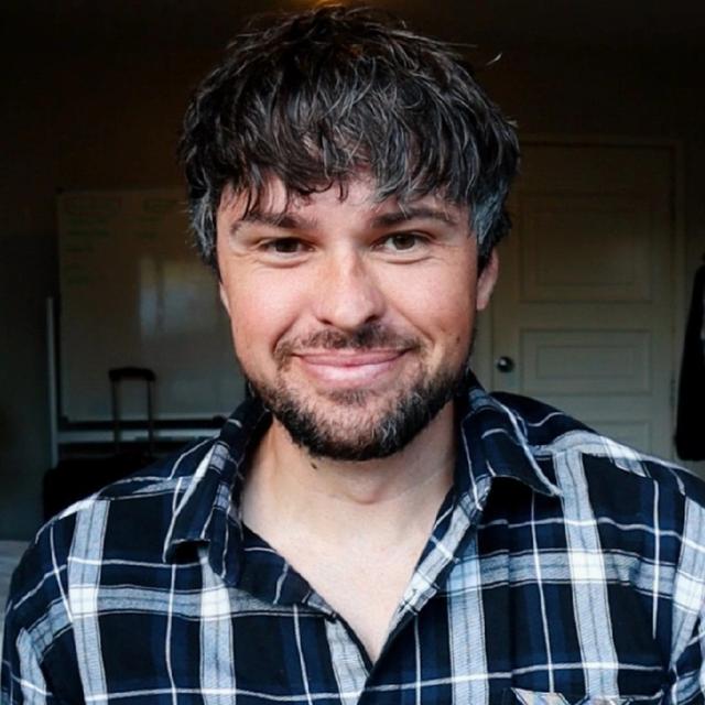 How To Get Strangers To Listen - podcast episode cover